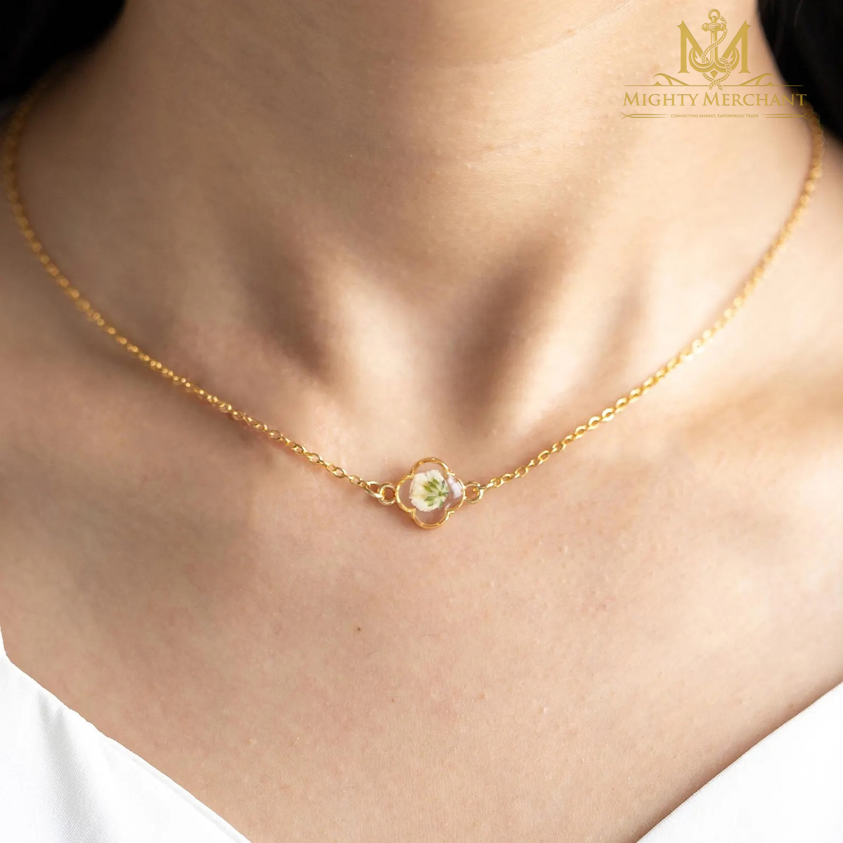 Dainty Pressed Flower Clover Necklace – Handmade Floral Resin Pendant Jewelry