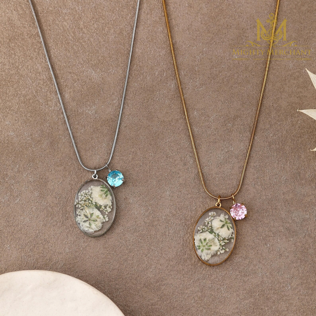 Handmade Resin Flower Pendant Necklace, Birthstone Charm, Nature-Inspired Jewelry